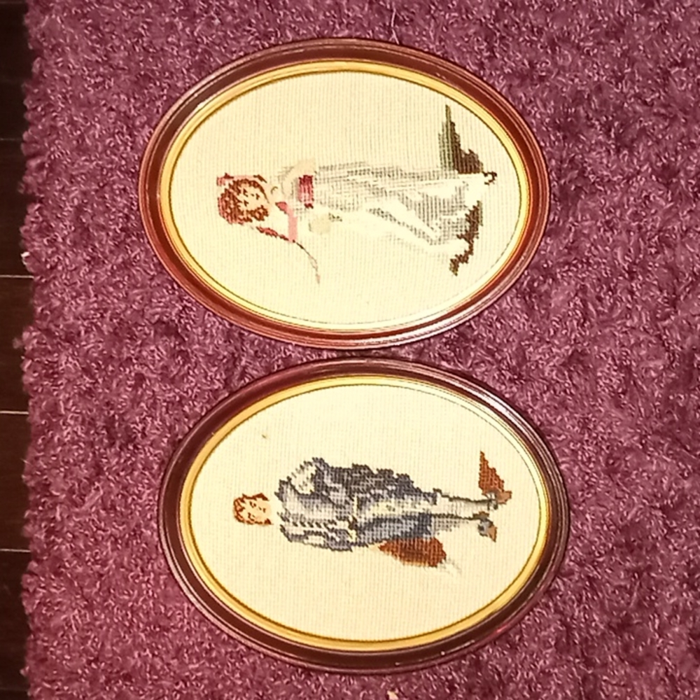 ANTIQUE VICTORIAN NEEDLEPOINT MAN AND WOMAN OVAL FRAME WALL HANGING PAIR